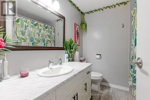 23 Glen Road, Cambridge, ON - Indoor Photo Showing Bathroom