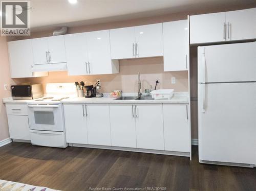 4694 Helsinki Unit# Lower, Windsor, ON - Indoor Photo Showing Kitchen