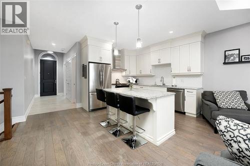 1808 Cypress, Windsor, ON - Indoor Photo Showing Kitchen With Upgraded Kitchen