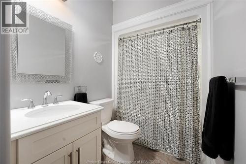 1808 Cypress, Windsor, ON - Indoor Photo Showing Bathroom