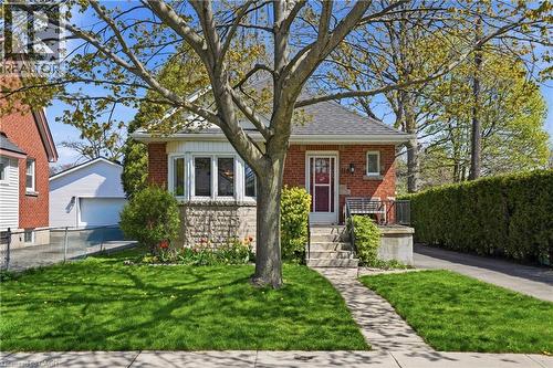 115 EMPRESS Avenue  Hamilton, ON L9A 1M5