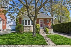 115 EMPRESS Avenue  Hamilton, ON L9A 1M5