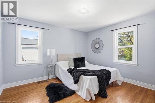 115 Empress Avenue, Hamilton, ON - Indoor Photo Showing Bedroom