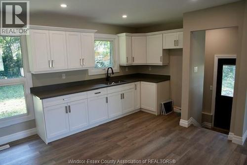 955 Roseland, Windsor, ON - Indoor Photo Showing Kitchen