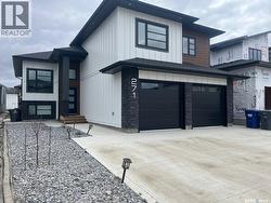 271 Dziadyk MANOR Saskatoon, SK S7V 1M5