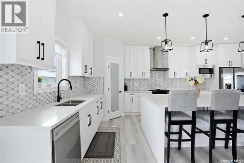 271 Dziadyk Manor, Saskatoon, SK - Indoor Photo Showing Kitchen With Double Sink With Upgraded Kitchen