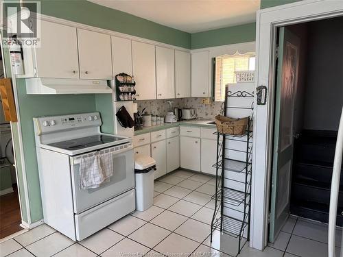 773 Glengarry Avenue, Windsor, ON - Indoor Photo Showing Kitchen