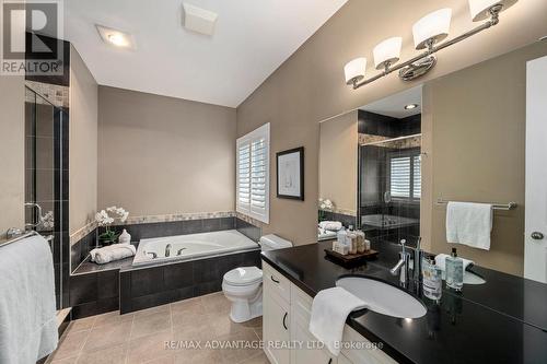 28 - 2615 Colonel Talbot Road, London South (South K), ON - Indoor Photo Showing Bathroom