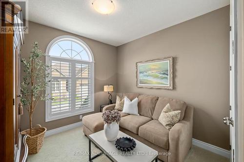 28 - 2615 Colonel Talbot Road, London South (South K), ON - Indoor Photo Showing Living Room