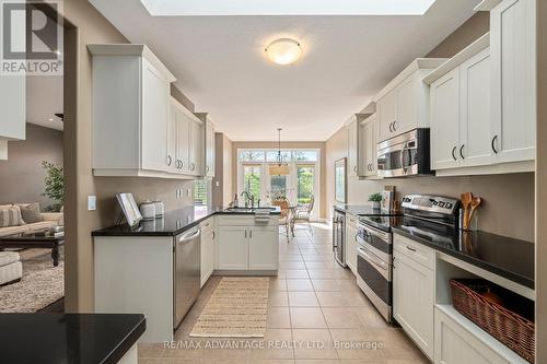 28 - 2615 Colonel Talbot Road, London South (South K), ON - Indoor Photo Showing Kitchen With Upgraded Kitchen