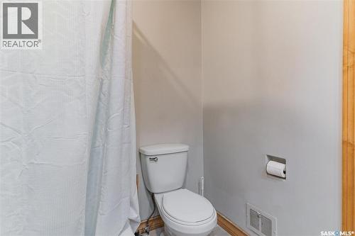 1402 14Th Street E, Saskatoon, SK - Indoor Photo Showing Bathroom