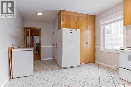 1402 14Th Street E, Saskatoon, SK - Indoor Photo Showing Kitchen
