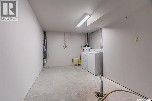 1402 14Th Street E, Saskatoon, SK - Indoor Photo Showing Laundry Room