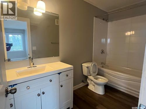 1402 14Th Street E, Saskatoon, SK - Indoor Photo Showing Bathroom