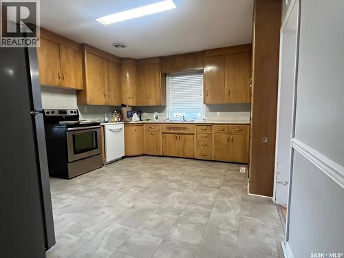1402 14Th Street E, Saskatoon, SK - Indoor Photo Showing Kitchen
