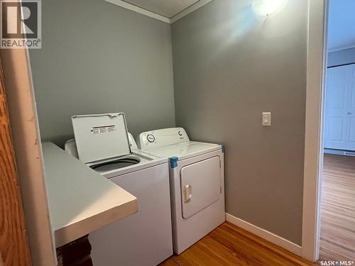 1402 14Th Street E, Saskatoon, SK - Indoor Photo Showing Laundry Room