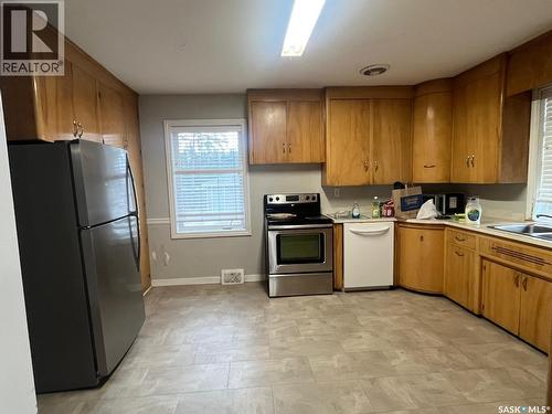 1402 14Th Street E, Saskatoon, SK - Indoor Photo Showing Kitchen
