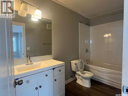 1402 14Th Street E, Saskatoon, SK - Indoor Photo Showing Bathroom