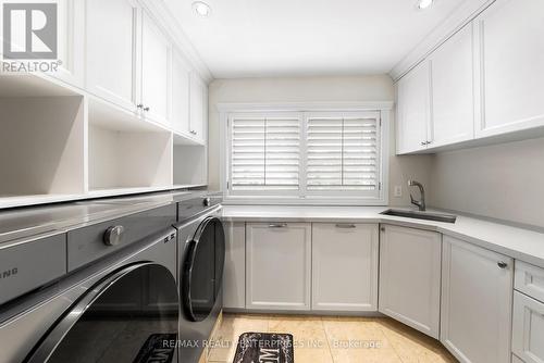 2154 Oneida Crescent, Mississauga, ON - Indoor Photo Showing Laundry Room