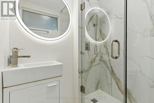 230 South Service Road, Mississauga, ON - Indoor Photo Showing Bathroom