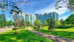 502 - 7825 BAYVIEW AVENUE Markham, ON L3T 7N2