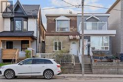 570 JONES AVENUE Toronto, ON M4J 3H1
