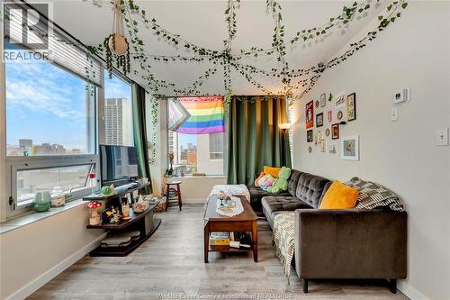 540 Ouellette Unit# 7B, Windsor, ON - Indoor