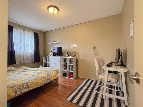 28 Magnacca Crescent, Brandon, MB - Indoor Photo Showing Bedroom