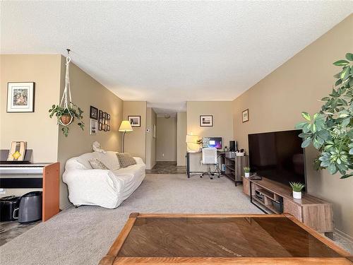 28 Magnacca Crescent, Brandon, MB - Indoor