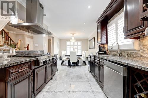 3409 Bertrand Road, Mississauga, ON - Indoor Photo Showing Kitchen With Upgraded Kitchen