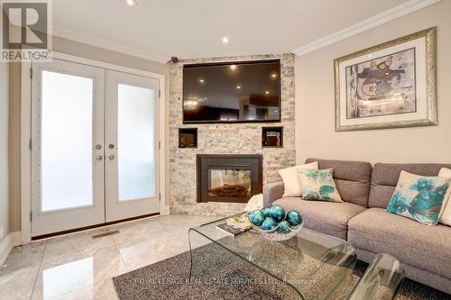3409 Bertrand Road, Mississauga, ON - Indoor Photo Showing Living Room With Fireplace