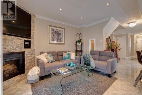 3409 Bertrand Road, Mississauga, ON - Indoor Photo Showing Living Room With Fireplace