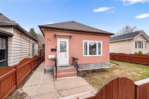 234 Belmont Avenue  Winnipeg, MB R2V 0Y3
