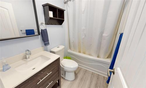 103 Robert Koop Road, Landmark, MB - Indoor Photo Showing Bathroom