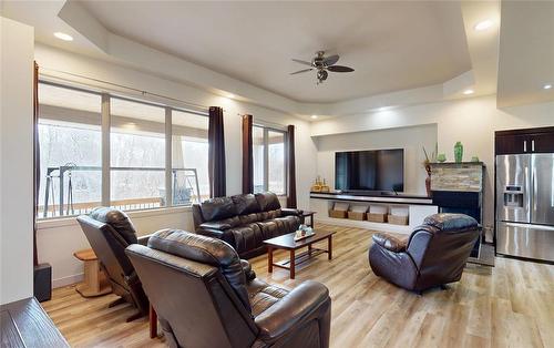103 Robert Koop Road, Landmark, MB - Indoor Photo Showing Living Room