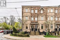 2833 ST. CLAIR AVENUE E Toronto, ON M4B 1N3