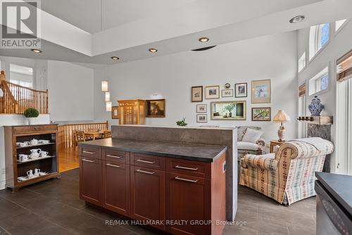 243 Gladeview Private, Ottawa, ON 