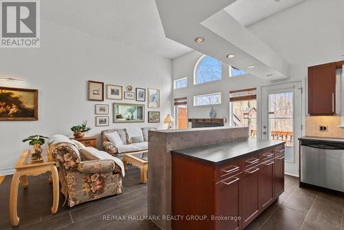 243 Gladeview Private, Ottawa, ON 