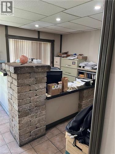 9 Meadow Lane S, Hamilton, ON 