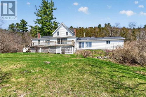 1 Pond Street, Westport, ON - Outdoor
