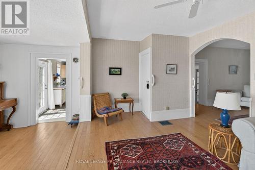 1 Pond Street, Westport, ON - Indoor