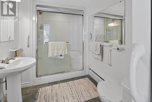 1 Pond Street, Westport, ON - Indoor Photo Showing Bathroom