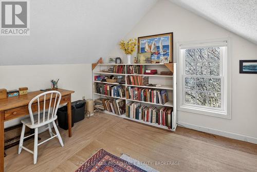1 Pond Street, Westport, ON - Indoor