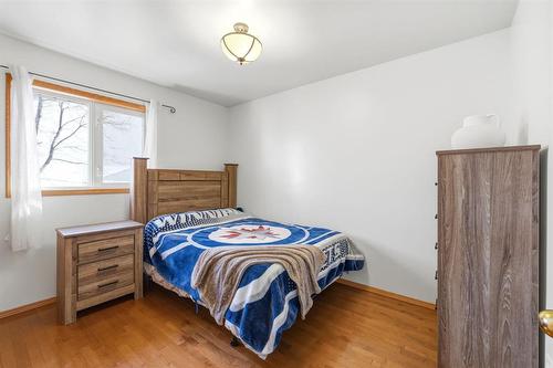 222 Carson Park Drive, Lorette, MB - Indoor Photo Showing Bedroom