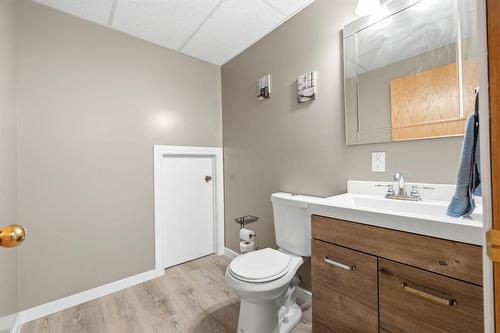 222 Carson Park Drive, Lorette, MB - Indoor Photo Showing Bathroom