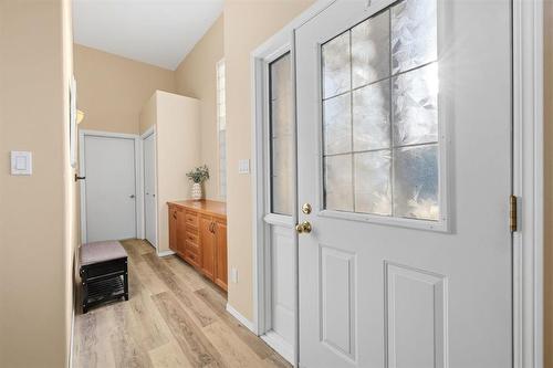 222 Carson Park Drive, Lorette, MB - Indoor Photo Showing Other Room