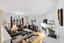 222 Carson Park Drive, Lorette, MB  - Indoor Photo Showing Living Room 