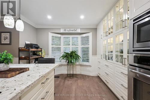 15 - 955 King Road, Burlington, ON - Indoor Photo Showing Kitchen With Upgraded Kitchen