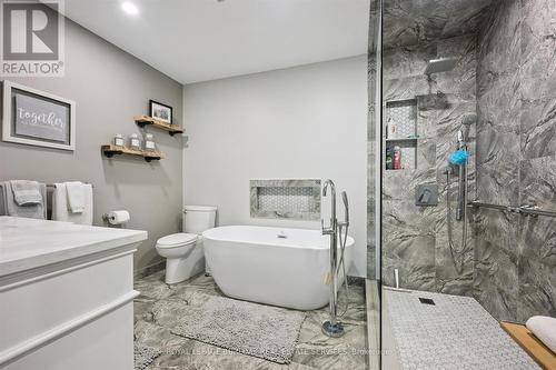 15 - 955 King Road, Burlington, ON - Indoor Photo Showing Bathroom