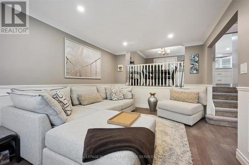 15 - 955 King Road, Burlington, ON - Indoor Photo Showing Living Room